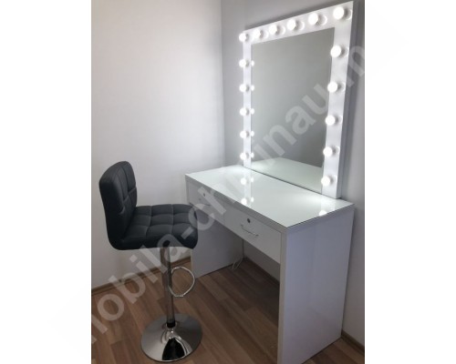 Туалетный столик T-4