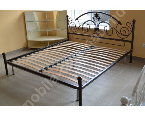 Pat din fier forjat la comanda T-24