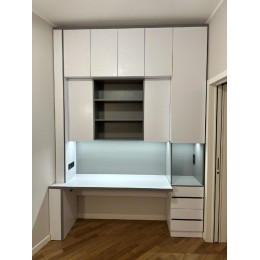 Детский письменный стол T-6