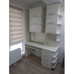 Детский письменный стол T-8 Детский письменный стол T-8