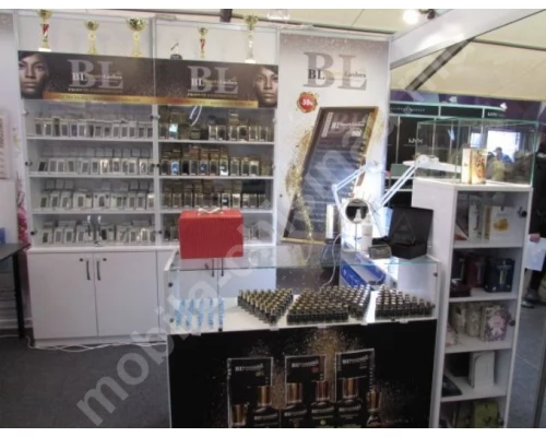 Vitrine pentru produse cosmetice T-3