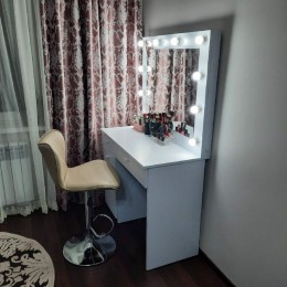 Туалетный столик с зеркалом и подсветкой T-29