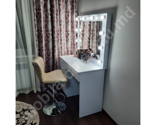 Туалетный столик с зеркалом и подсветкой T-29 Туалетный столик с зеркалом и подсветкой T-29