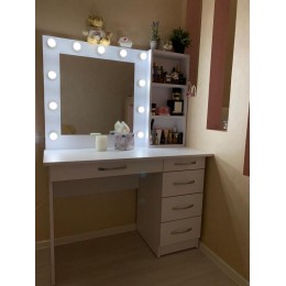 Туалетный столик с зеркалом и подсветкой T-31