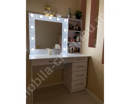 Туалетный столик с зеркалом и подсветкой T-31