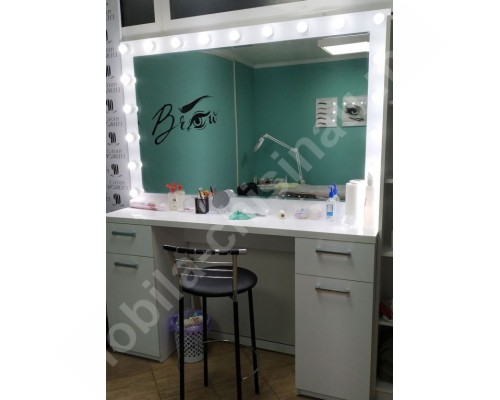 Masa make-up cu oglinda cu becuri T-33