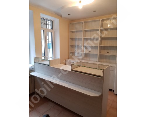 Mobilier pentru farmacii veterinara T-6