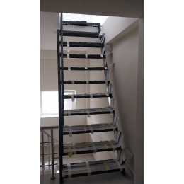 Scara  interioara de metal  T-24