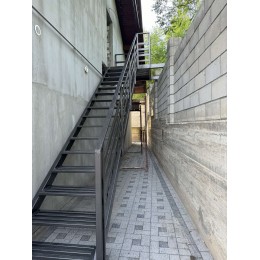 Scara  exterioara de metal  T-25