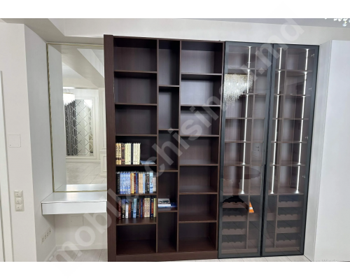 Шкаф с витриной  T-69