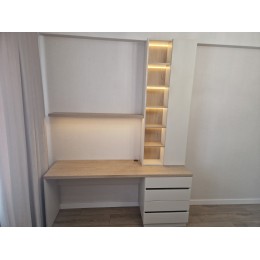 Детский письменный стол T-10