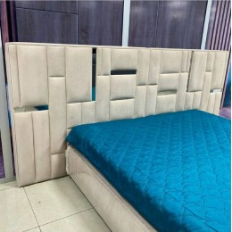 Двуспальная кровати с мягким изголовьем Т-82