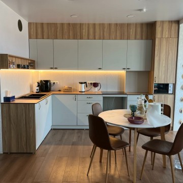 Современная кухня на заказ с LED-подсветкой  T-125