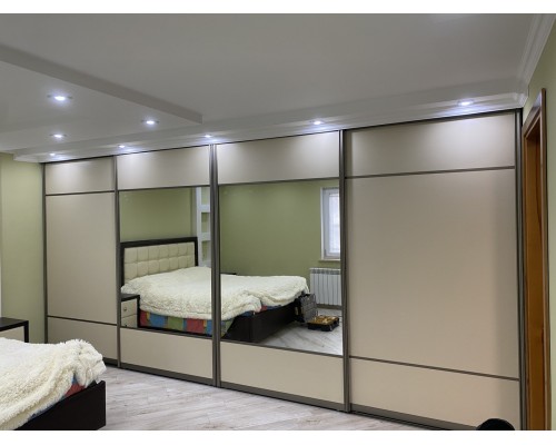 Dulap cu uși glisante încorporat la comandă Chișinău