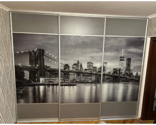 Dulap  cupe încorporat în perete