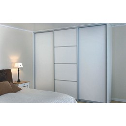 Современный шкаф-купе с тремя дверями T-16