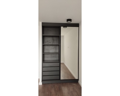 Dulap  cupe încorporat în perete