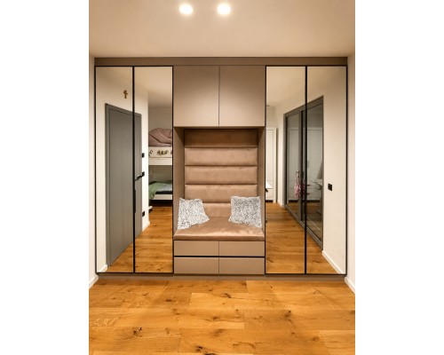 Mobilă pentru hol la comandă cu oglinzi, banchetă tapițată și iluminare LED T-56 Mobilă pentru hol la comandă cu oglinzi, banchetă tapițată și iluminare LED T-56