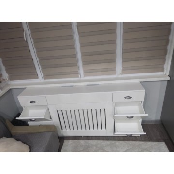 Frumusețe și utilitate: Ecran decorativ T-47 pentru radiator, cu spațiu de depozitare Ecran decorativ pentru radiator T-47 cu sertare, finisaj elegant.