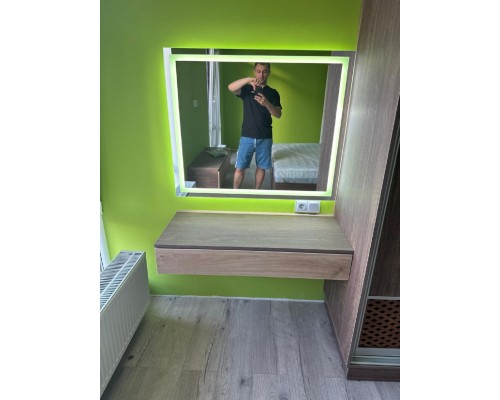 Туалетный столик с зеркалом Т-49