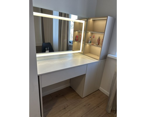 Туалетный  столик с подсветкой T-1