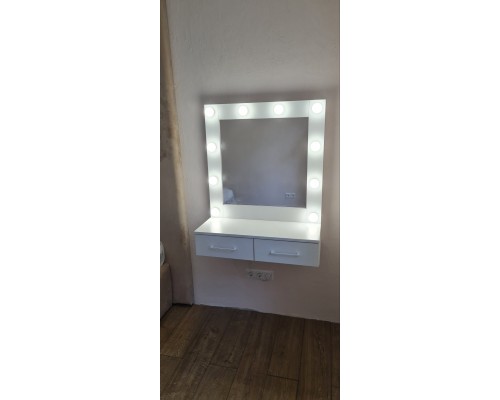 Туалетный столик с зеркалом и лампочками T-34