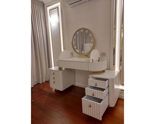 Masuta de machiaj Velicia T-43