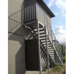 Наружная металлическая лестница Т-10