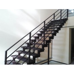 Металлическая лестница Т-5