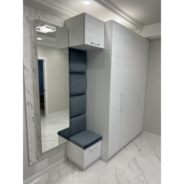 Mobilier pentru hol in stil modern 