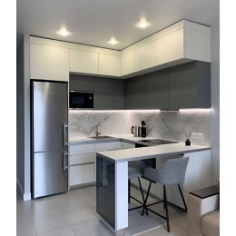 Бордово-белая кухня T-32