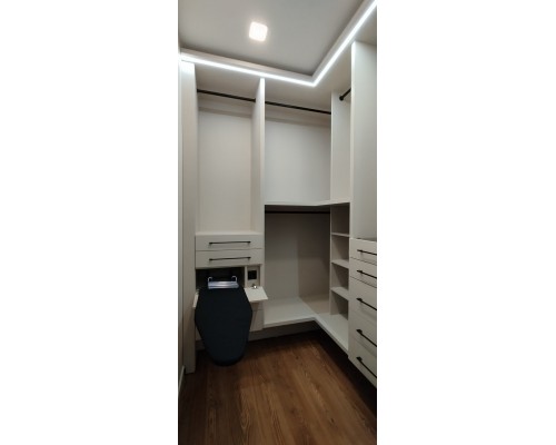 Dressing  modern cu iluminare LED și sertare T-64