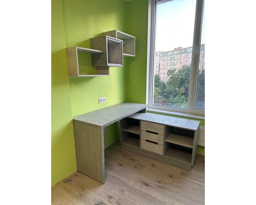 Детский письменный стол T-29