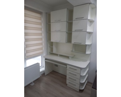 Детский письменный стол T-8