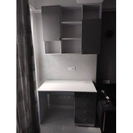 Детский письменный стол T-28