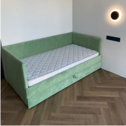 Детская кровать с ящикам 