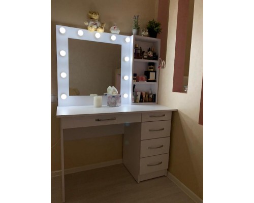 Туалетный столик с зеркалом и подсветкой T-31