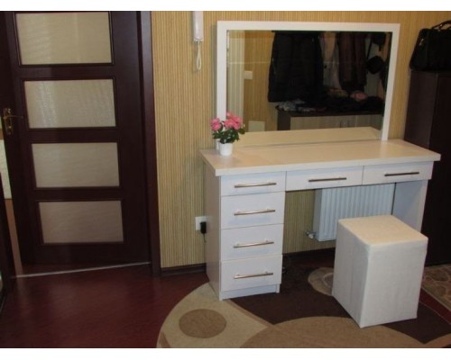 Туалетный столик с зеркалом Т-21