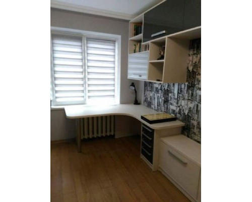 Угловой письменный стол для школьника T-54