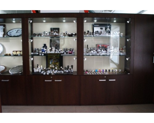 Dulap pentru expozitii cu sticla T-2