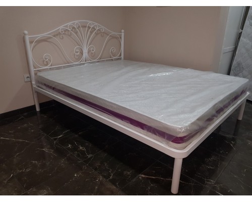 Белая кованая кровать T-47