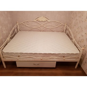 Pat din fier forjat  T-63