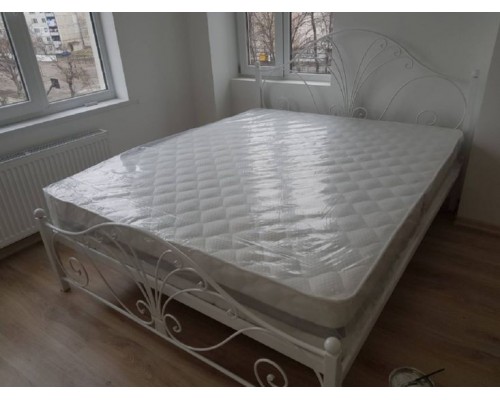 Кованая кровать белая  T-34