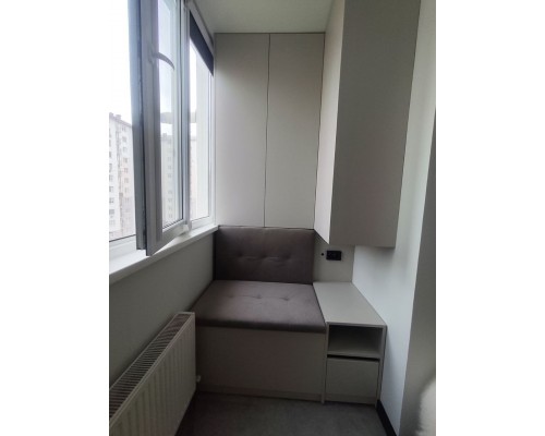 Dulap la balcon cu banchetă T-75