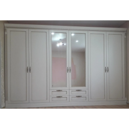 Шкаф в неоклассическом стиле 