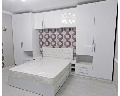 Спальня с глянцевыми фасадами Т-34